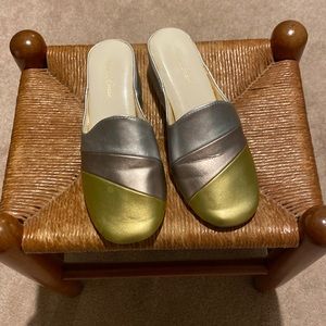 Daniel Green Scuff Slipper. Size 6.5 Wide. Worn only a few times. $21.95